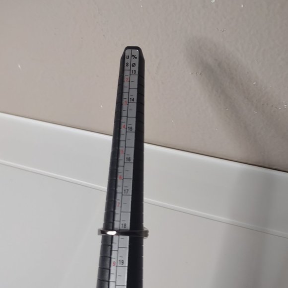 Very Cool Dark Heart Ring Size 8 - Picture 11 of 11